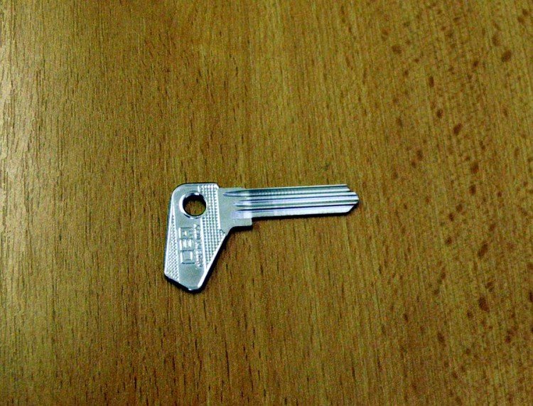 KA -/FBA11/SK11/SK22 DOPRODEJ - Vložky,zámky,klíče,frézky Klíče odlitky Autoklíče