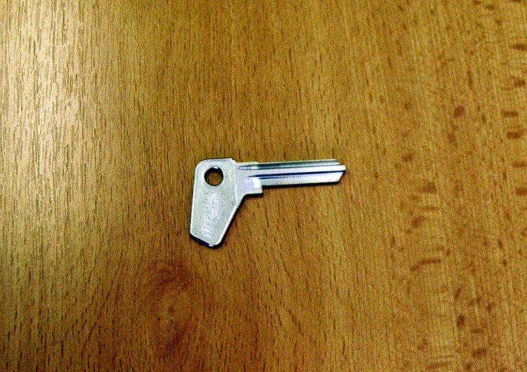 KA -/FBA6/SK6/SK19 DOPRODEJ(autoklíč) - Vložky,zámky,klíče,frézky Klíče odlitky Autoklíče
