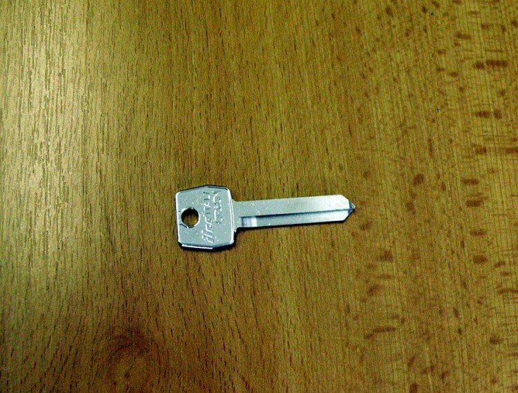 KA -/FD3/FO18/FD7 DOPRODEJ (autoklíč) - Vložky,zámky,klíče,frézky Klíče odlitky Autoklíče