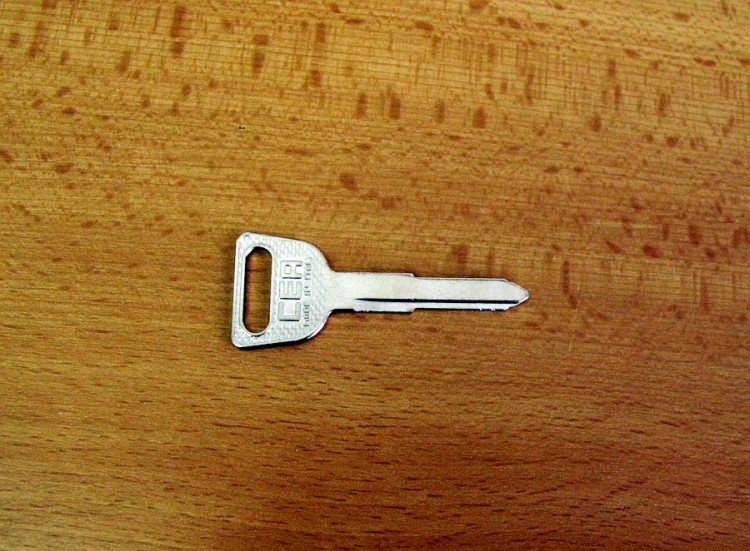 KA -/HA42/HON37/HO55 DOPRODEJ (autoklíč) - Vložky,zámky,klíče,frézky Klíče odlitky Autoklíče