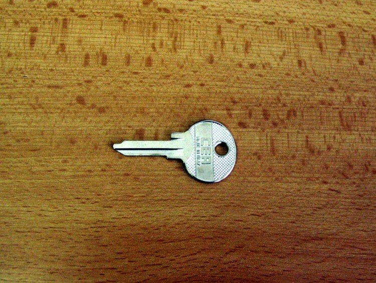 KA -/NM4/NE6/NN11 (autoklíč) - Vložky,zámky,klíče,frézky Klíče odlitky Autoklíče