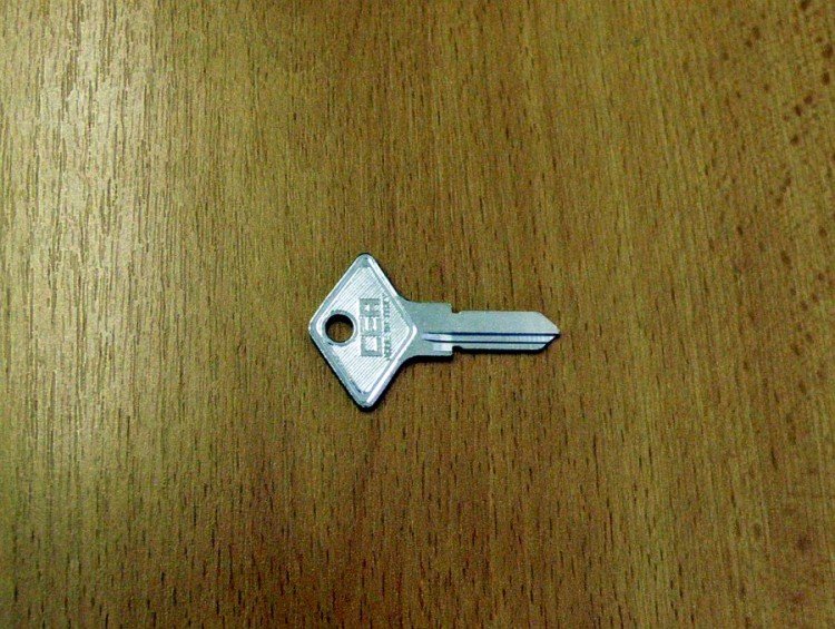 KA -/VE7/VAC35/VA22 DOPRODEJ (autoklíč) - Vložky,zámky,klíče,frézky Klíče odlitky Autoklíče