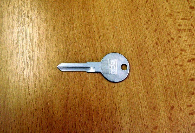 KA -/WT15/WT9/VW23 DOPRODEJ (autoklíč) - Vložky,zámky,klíče,frézky Klíče odlitky Autoklíče