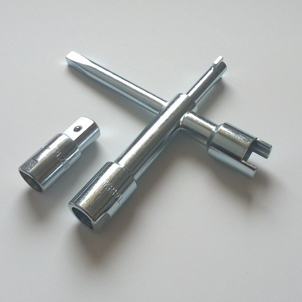 Klíč energetický křížový ADEF s vložkou A16 (1.1.201) - Vložky,zámky,klíče,frézky Zámky rozvaděčové, přísl.