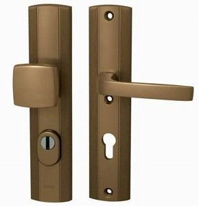Kování bezpečnostní LINIA PRESTIGE PLUS klika/madlo 72mm vložka bronzový elox F4 Kování bezpečnostní LINIA PRESTIGE PLUS klika/madlo 72mm vložka bronzový elox F4 - Kliky, okenní a dveřní kování, panty Kování dveřní Kování dveřní bezpečnostní