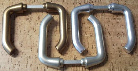Klika TROTTER F2 400 Klika TROTTER F2 400 - Kliky, okenní a dveřní kování, panty Kování dveřní Kování dveřní mezip. hliník, bez PÚ