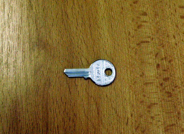 KA -/BLA1S/BT1R/BU10L DOPRODEJ - Vložky,zámky,klíče,frézky Klíče odlitky Klíče cylindrické