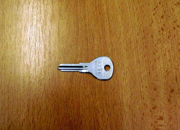 KA -/CI1S/CI3R/CS12L DOPRODEJ(autoklíč) - Vložky,zámky,klíče,frézky Klíče odlitky Autoklíče