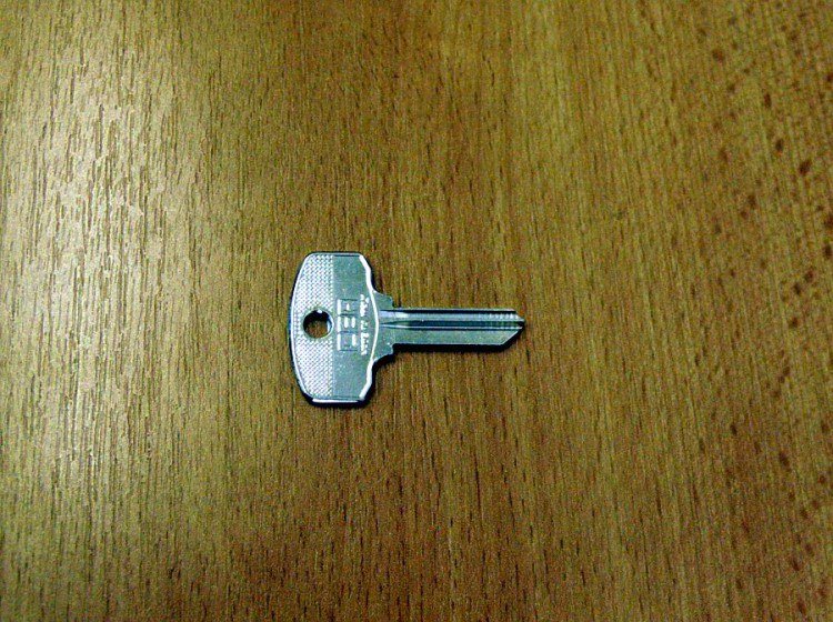 KA -/CRM4S/AF5D/FAH DOPRODEJ(autoklíč) - Vložky,zámky,klíče,frézky Klíče odlitky Autoklíče