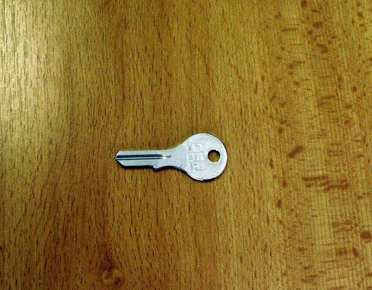 KA -/DO5S/DM6R/DO11L DOPRODEJ(autoklíč) - Vložky,zámky,klíče,frézky Klíče odlitky Autoklíče