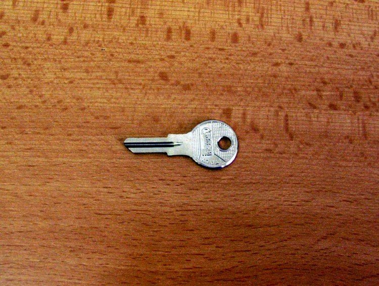 KA -/HUD1/HD1/1098X DOPRODEJ (autoklíč) - Vložky,zámky,klíče,frézky Klíče odlitky Autoklíče