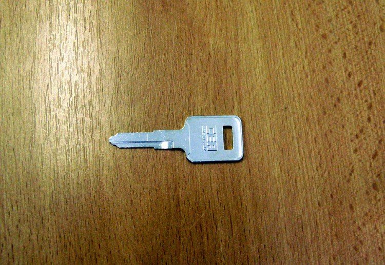 KA -/KAW11/KW12/KA20 DOPRODEJ (autoklíč) - Vložky,zámky,klíče,frézky Klíče odlitky Autoklíče