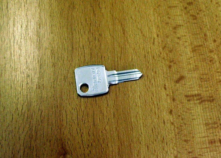 KA -/KM10/KI18/KF25 DOPRODEJ (autoklíč) - Vložky,zámky,klíče,frézky Klíče odlitky Autoklíče