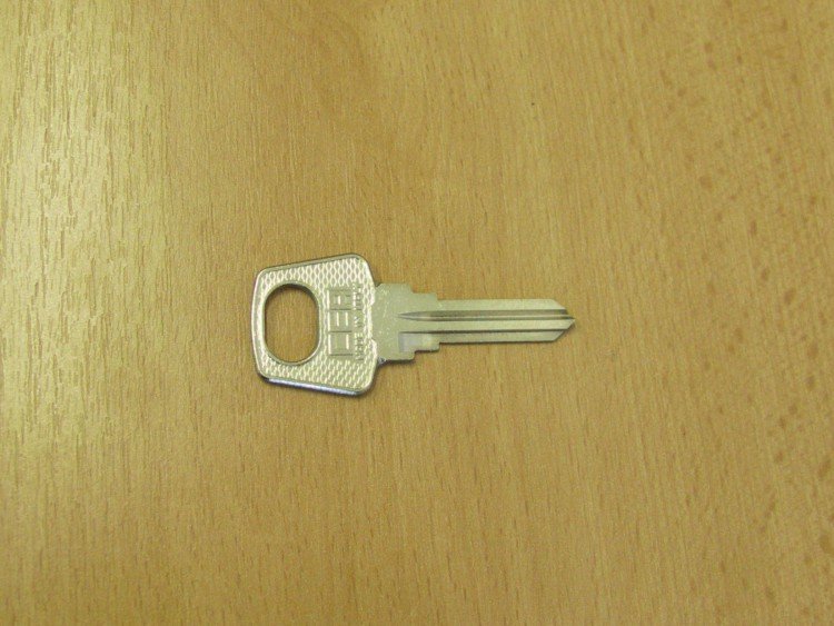 KA -/LA2/LD2R/LAD1 DOPRODEJ (autoklíč) - Vložky,zámky,klíče,frézky Klíče odlitky Autoklíče