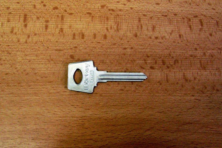 KA -/NM78/LD3R/LAD2 DOPRODEJ (autoklíč) - Vložky,zámky,klíče,frézky Klíče odlitky Autoklíče