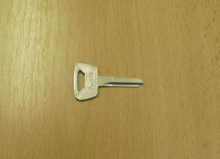 KA -/TT3/TOY3/TY13 (autoklíč) - Vložky,zámky,klíče,frézky Klíče odlitky Autoklíče