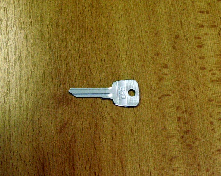 KA -/YS13/YM13/YS27 DOPRODEJ (autoklíč) - Vložky,zámky,klíče,frézky Klíče odlitky Autoklíče