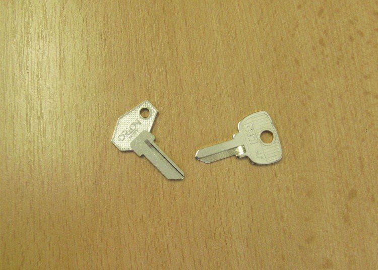 KA -/ZA1/ZD6/ZD180 DOPRODEJ (autoklíč) - Vložky,zámky,klíče,frézky Klíče odlitky Autoklíče