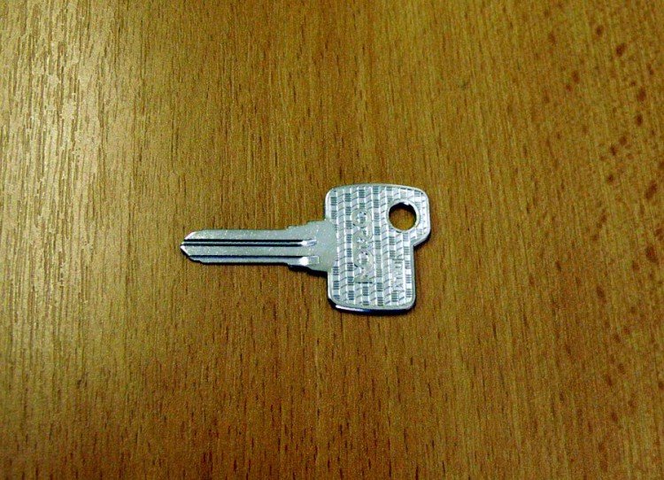 KA FARM2S/FARM1S/FAR2R/FAR8(autoklíč) - Vložky,zámky,klíče,frézky Klíče odlitky Autoklíče