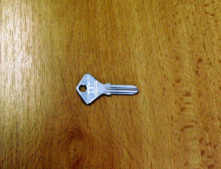 KS -/CRM1/AF4C/FA6O DOPRODEJ(autoklíč) - Vložky,zámky,klíče,frézky Klíče odlitky Autoklíče
