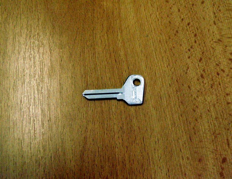 KS FT9/CRM6/AF7C/FA3 autoklíč - Vložky,zámky,klíče,frézky Klíče odlitky Autoklíče