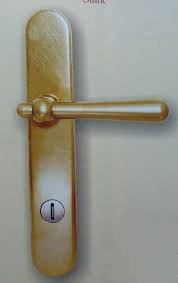 Kování bezpečnostní CASUAL klika/koule 90 mm vložka LEVÁ leštěná mosaz - Kliky, okenní a dveřní kování, panty Kování dveřní Kování dveřní bezpečnostní