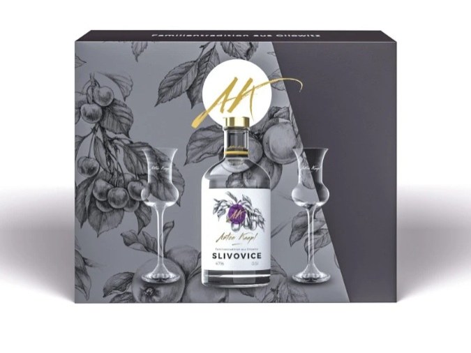 Slivovice v luxusním dárkovém balení, 47%, 1 x 0,5 l + 2 skleničky Anton Kaapl Slivovice v luxusním dárkovém balení, 47%, 1 x 0,5 l + 2 skleničky Anton Kaapl - Whisky, destiláty, likéry Pálenka