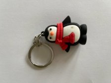Přívěsek tučňák s rudou šálou DOPRODEJ