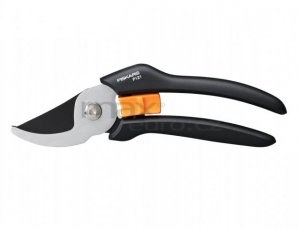 Nůžky zahradní dvousečné Solid MARKET P131, 1057161 FISKARS - Vybavení pro dům a domácnost Nůžky Nůžky zahradnické