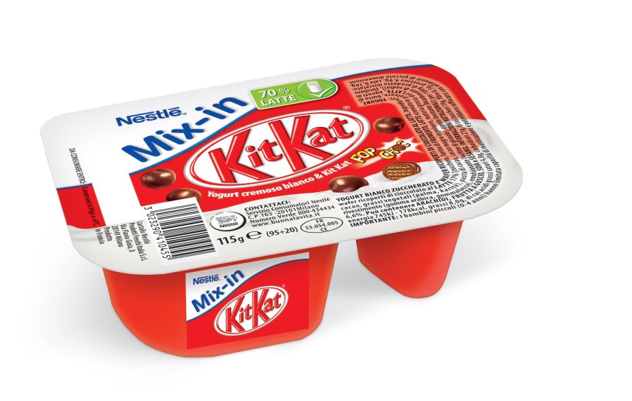 Dezert jogurtový Mix-in Kit Kat sweetened NESTLÉ 115 g - Delikatesy, dárky Ostatní