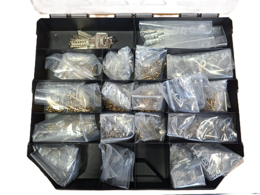 Kufr EXR. XSTAR Kufr EXR. XSTAR - Vložky,zámky,klíče,frézky Zámky - ostatní